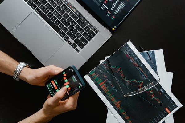 Using Technical Analysis and Indicators to Trade Stocks and Options with Earnings Calls
